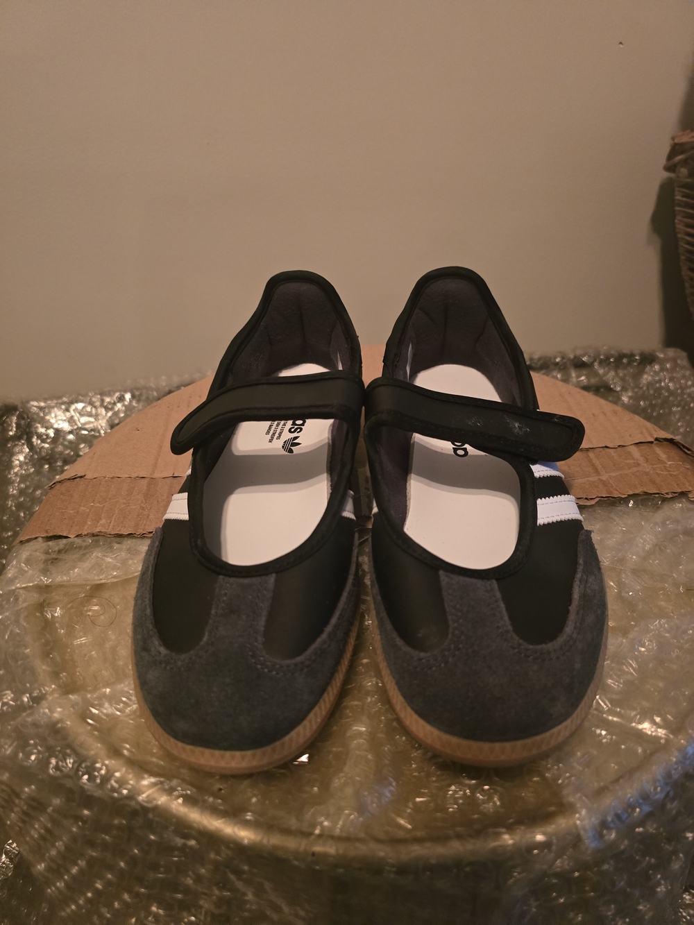 adidas Big Kids 7 Black and White Mary Jane Sneakers. Fits like women's 8